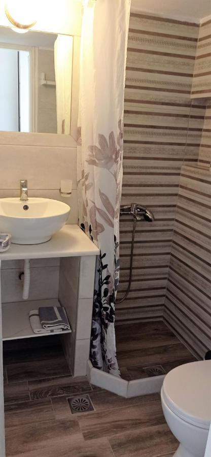 Sunrise Flora Apartment Agia Marina (Aegina)